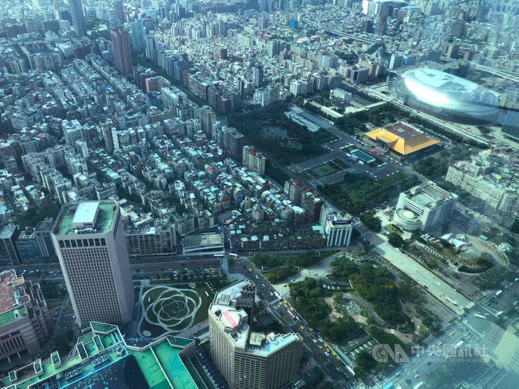 受陸客赴台自由行禁令影響,台北101觀景台9月的陸客人數大幅下降50%,不過從年初開始重新規劃場域,吸引多元旅客造訪。截至今年9月,來客數反而較去年同期成長1成。中央社記者吳柏緯攝 108年10月9日