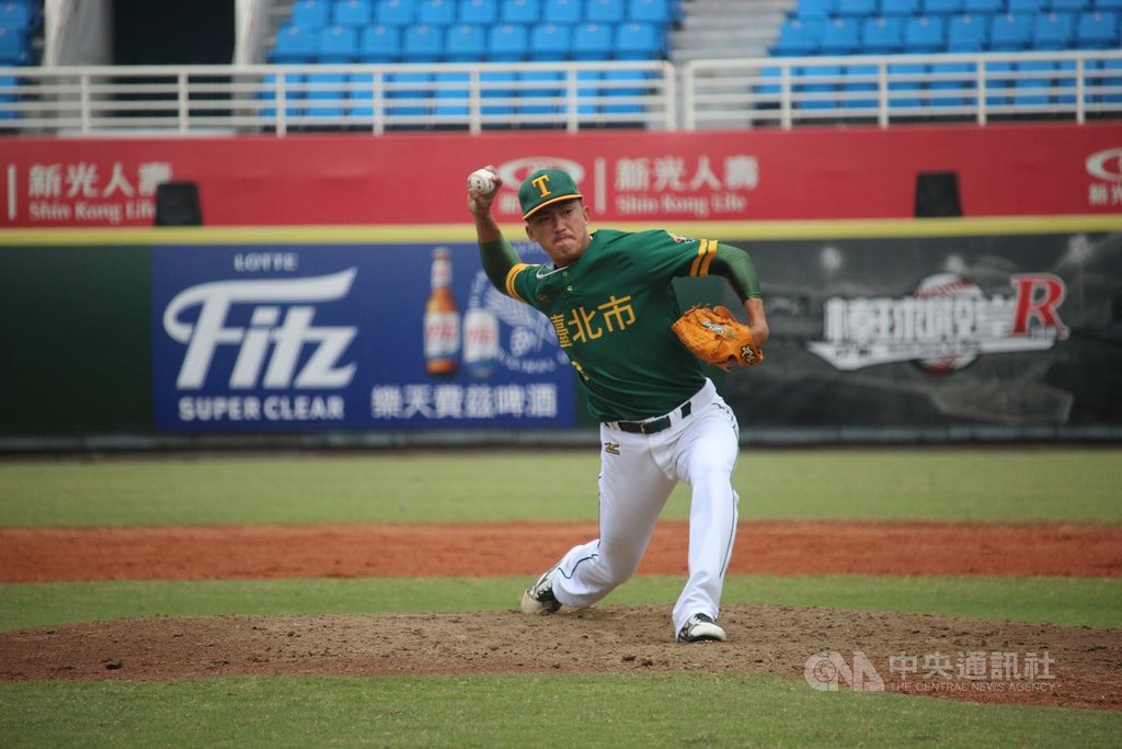 2019全國運動會棒球項目,台北市隊9日在桃園棒球場奪冠,先發投手吳昇峰5天內出賽4場,為奪冠功臣之一,緊接著要打亞錦賽、12強賽,他說,希望能為團隊貢獻。中央社記者楊啟芳攝 108年10月9日