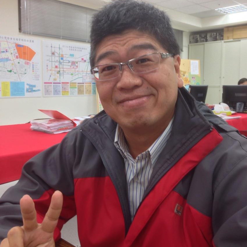 交通部觀光局國民旅遊組長曾維德9日在觀光局開完會搭高鐵回台中時突然心肌梗塞,送醫後不治。(圖取自曾維德臉書facebook.com)