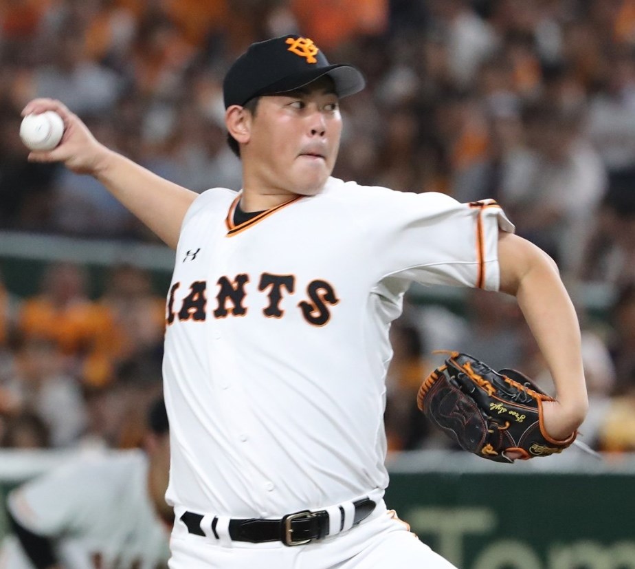 日本職棒季後賽決勝輪9日開打,巨人先發投手山口俊7.1局僅失1分好投,終場以5比2擊退阪神,決勝輪取得2勝0敗優勢。(圖取自twitter.com/tokyogiants)