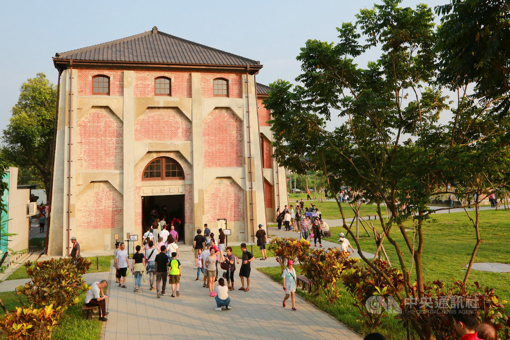 台南山上花園水道博物館11日正式開幕,許多民眾趁著國慶連假期間前往參觀,搶先目睹這個見證日治時期衛生工程現代化的發展歷史。(台南市政府提供)中央社記者張榮祥台南傳真 108年10月11日