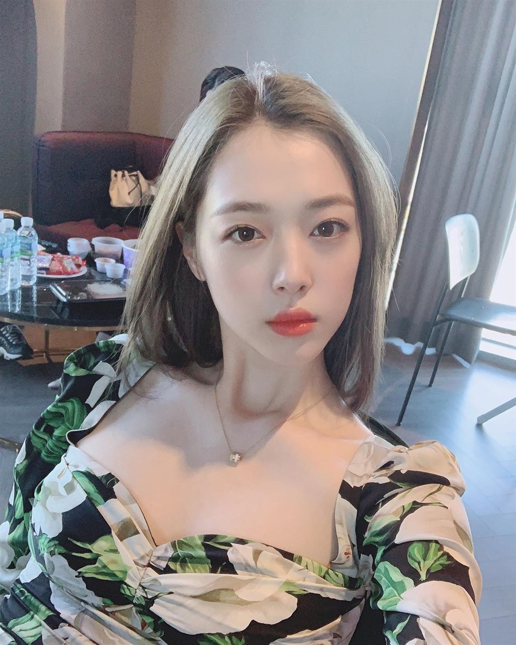 韓國女團f(x)前成員雪莉14日被發現死於家中,南韓多位藝人15日取消活動,在社群網站發文哀悼。(圖取自雪莉IG網頁instagram.com/jelly_jilli)