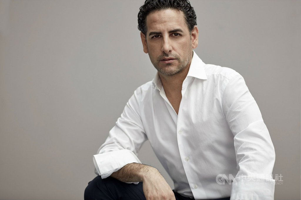 男高音胡安.迪亞戈.佛瑞茲(Juan Diego Florez)將首度訪台,他錄製傳奇曲目董尼采第「聯隊之花」唱出9個高音C不費吹灰之力,展現其天賦。(牛耳藝術提供)中央社記者趙靜瑜傳真 108年10月14日