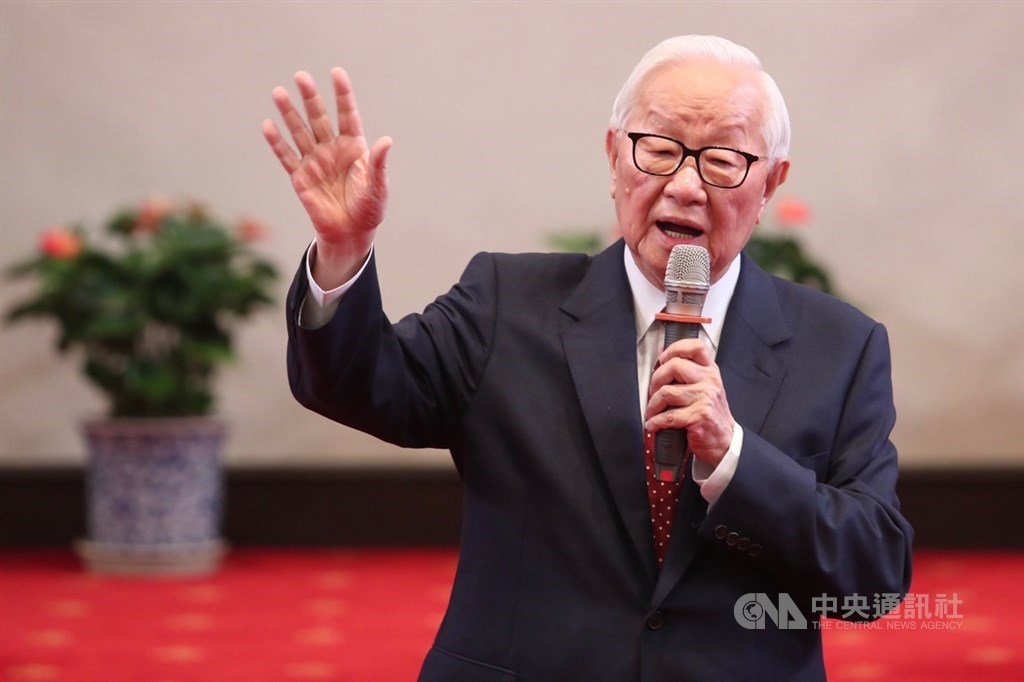總統蔡英文14日上午在總統府召開記者會,公布本屆亞太經濟合作會議(APEC)領袖代表由台積電創辦人張忠謀(圖)擔任,這是他退休後連兩年擔任代表,今年將第3度出任APEC領袖代表。中央社記者吳家昇攝 108年10月14日