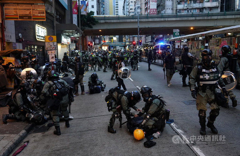 何君堯籲港警增加人力：可聘大陸退休軍警 | 兩岸 | 中央社 CNA