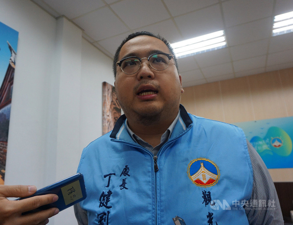 金門縣政府觀光處長丁健剛14日表示,兩岸通橋事宜將配合中央政策辦理,並以金門縣經濟民生需求為首要考量;縣府會正視通橋一事,也會做好因應準備。中央社記者黃慧敏攝 108年10月14日