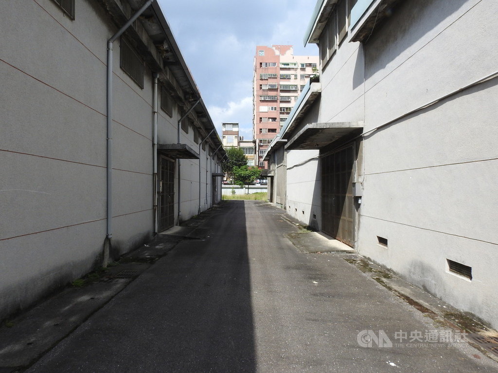 樹林糧倉是大台北地區最大戰備糧倉,過去不對外開放,共有3棟建物,可以存放3000多噸的稻米,提供大台北地區緊急民生物資。中央社記者王鴻國攝 108年10月15日