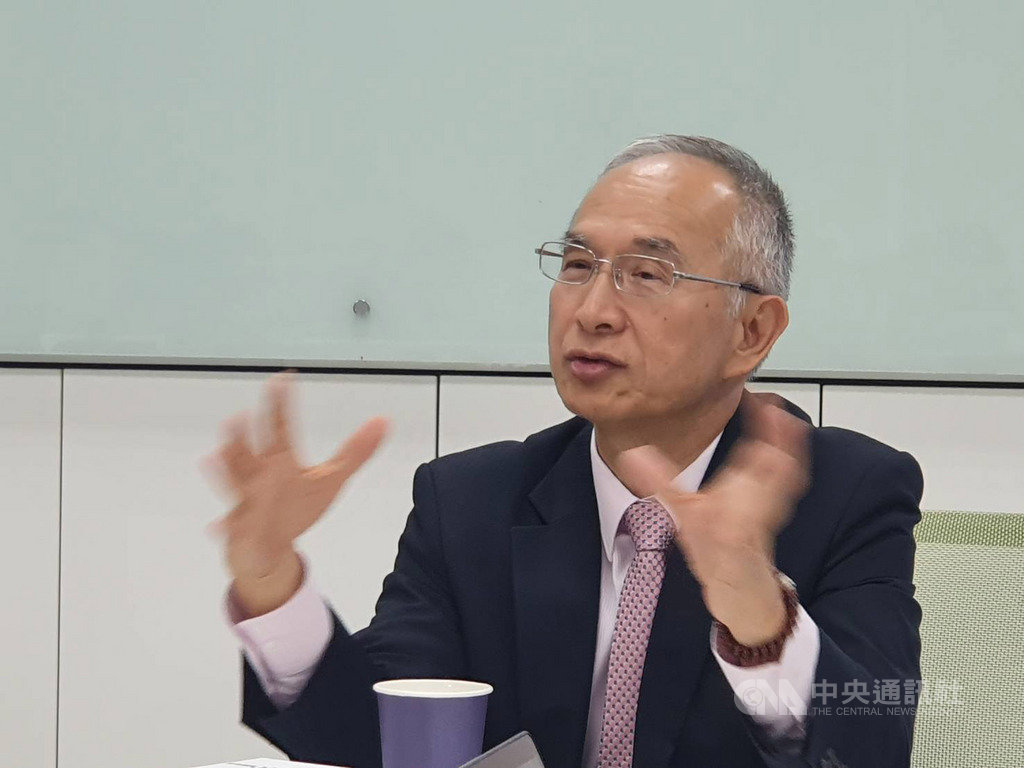 亞太電積極布局5G應用,透過攜手交大在校園打造的5G實驗網,亞太電董事長呂芳銘表示,亞太電已打造六大第一紀錄,包括以5G即時轉播8K影像等。中央社記者江明晏攝 108年10月16日