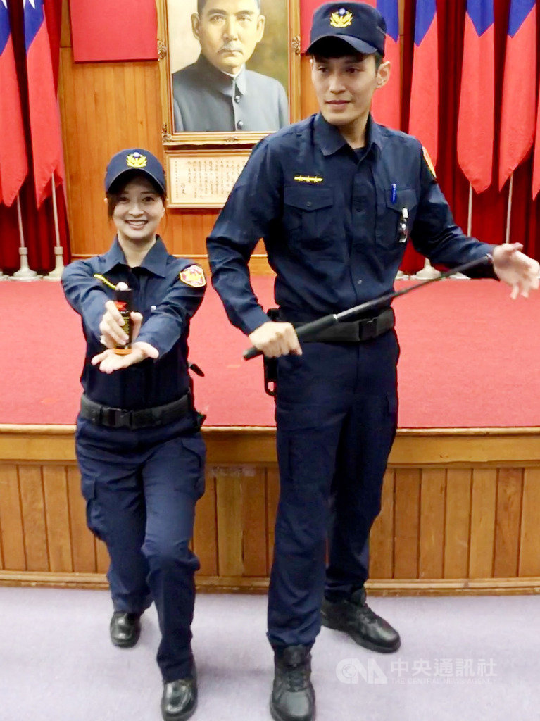 台灣高等法院16日舉行法警換裝記者會,包含高院、司法院駐衛警、最高法院、新北地院、澎湖地院以及法務部所屬的台灣高檢署、新北地檢署等7處法警配合16日換裝。中央社記者劉世怡攝 108年10月16日