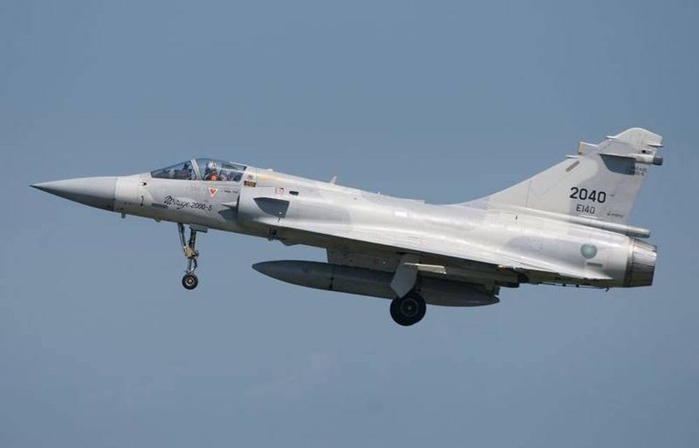 幻象2000戰機飛官何子雨少校駕駛的空軍新竹基地機號2040、幻象2000-5單座戰機,民國106年11月7日晚間6時43分於基隆北北東90浬處雷達光點消失。(國防部提供)