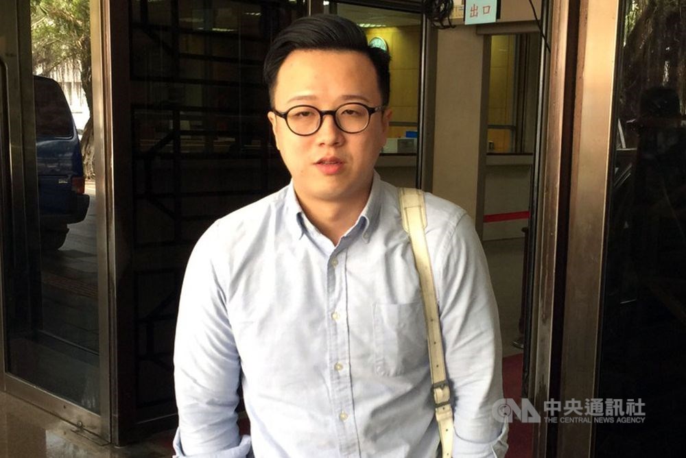 國民黨中央考核紀律委員會17日表示,審議有關總統及立委選舉的違反黨紀案件,最終決議,開除國民黨草協聯盟發起人李正皓(圖)與資深媒體人鄭佩芬黨籍。(中央社檔案照片)