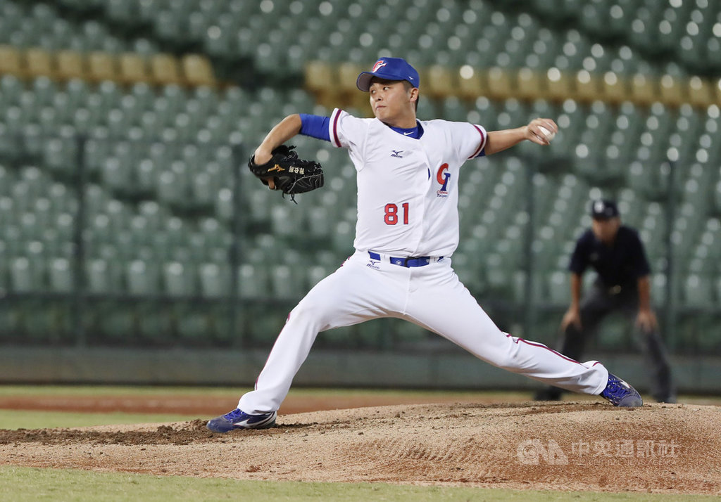 2019第29屆亞洲棒球錦標賽複賽賽程18日開打,中華隊晚間在台中洲際棒球場與韓國隊交手,中華派出陳仕朋先發主投。中央社記者張皓安攝 108年10月18日