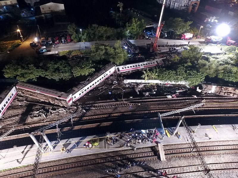 21日是普悠瑪事故週年,台鐵18日發布新聞稿指出,目前已發放的賠償金達新台幣1億6000多萬元。(中央社檔案照片)