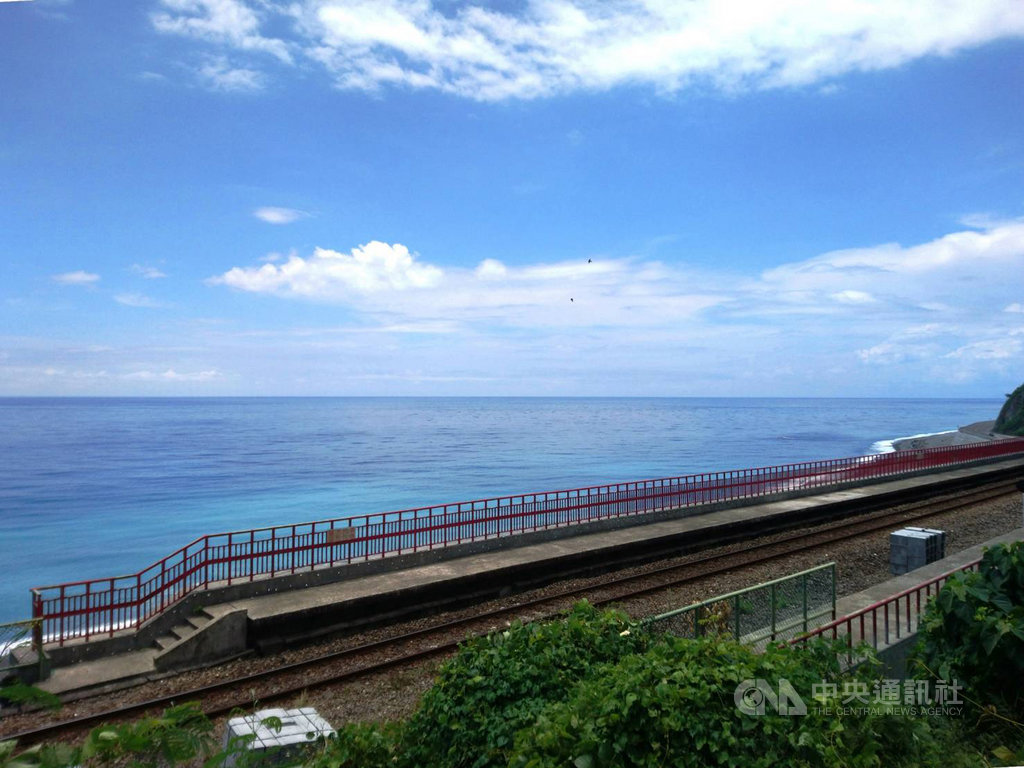 台鐵19日公布2020年首季郵輪式列車行程,1、2月主要遊宜花東,其中有探訪南迴秘境小站。圖為多良站。(台鐵提供)中央社記者汪淑芬傳真 108年10月19日