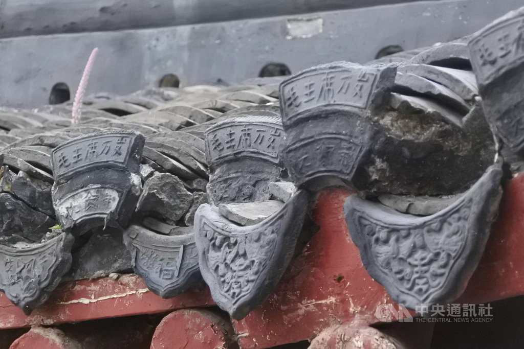 中國江蘇省南通市狼山上的廣教禪寺,寺院建築中可看見寫上「毛主席萬歲」字樣的瓦當。據解說,這是文革時期,僧人為了避禍想出來的辦法,讓造反派不敢毀壞寺廟。中央社記者張淑伶南通攝 108年10月19日