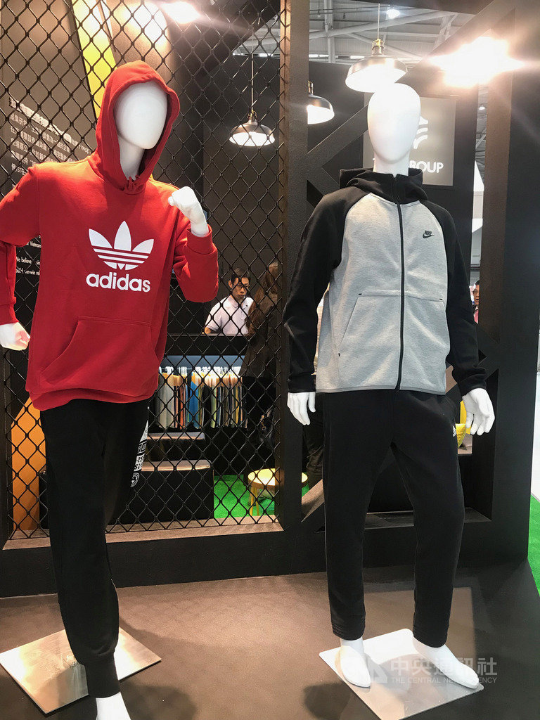 冠星成為adidas供應商,宛如取得國際一線品牌「背書」,冠星業績自此蒸蒸日上。中央社記者潘羿菁攝 108年10月19日