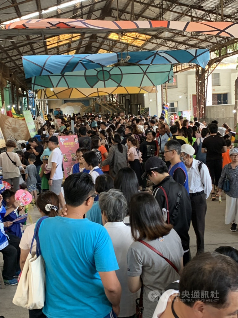 2019台灣設計展20日晚間閉幕,屏東縣政府統計,16天展期參觀人次突破400萬,創下歷屆最高紀錄。(屏東縣政府提供)中央社 108年10月20日