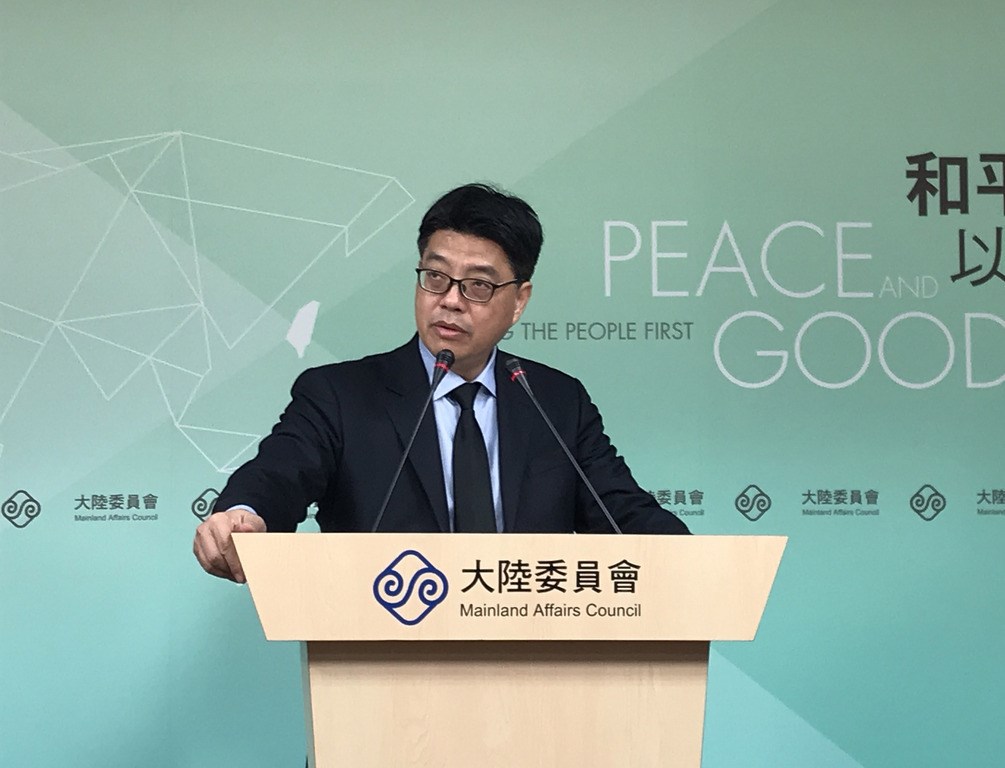 針對香港政府20日晚間發布有關台灣殺人案的聲明,陸委會疑稱,台港無刑事司法協作,港府如何積極依法配合;且將台灣視為中國一部分,致台港間不能進行司法互助協商。圖為陸委會發言人邱垂正。(中央社檔案照片)