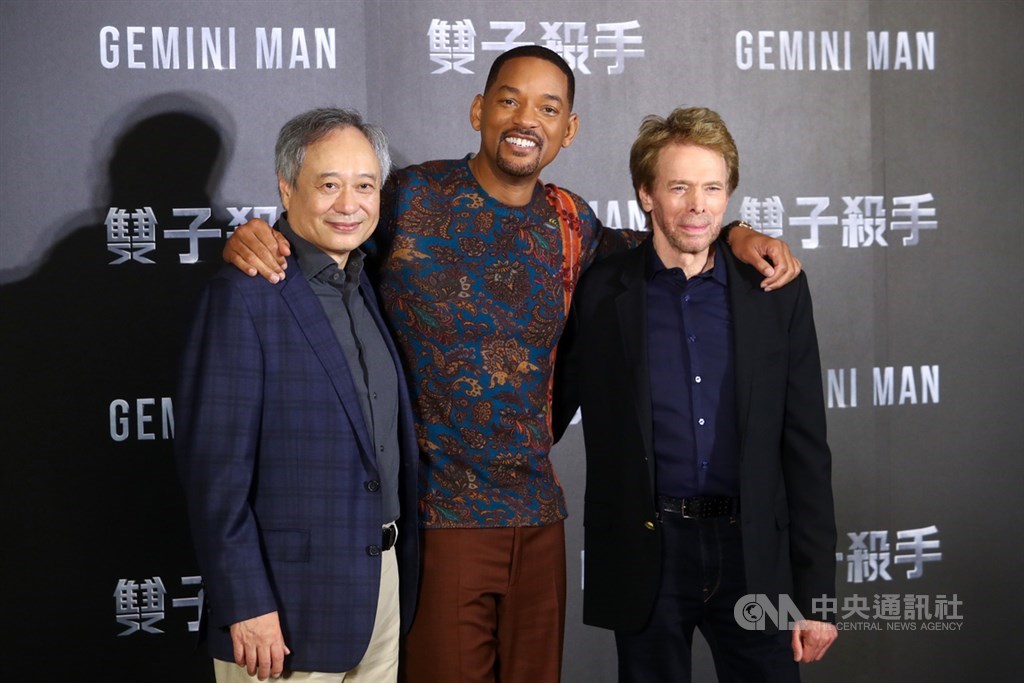 導演李安(左起)、美國影星威爾史密斯(Will Smith)、電影製片傑瑞布魯克海默(Jerry Bruckheimer)21日下午一同現身台北,宣傳23日將上映的新片「雙子殺手」。中央社記者王騰毅攝 108年10月21日