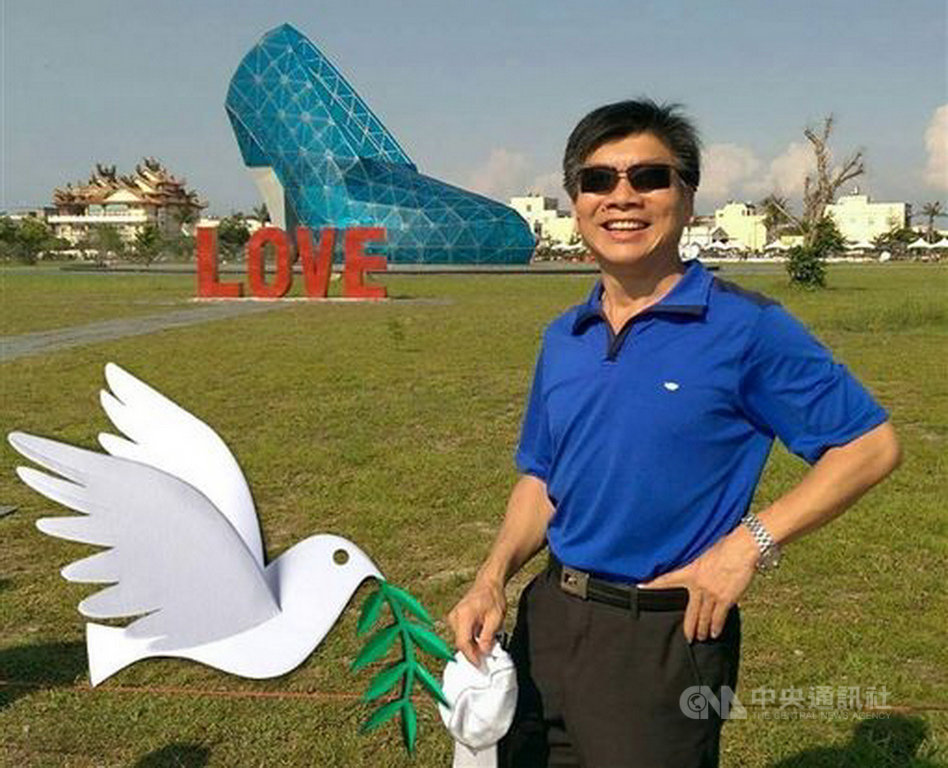 新北市鶯歌鳳鳴國小校長曾俊凱21日不幸葬身火窟,他被稱頌「用生命辦教育」,曾勉勵畢業生人生之路就如爬鶯歌石,要勇於對自己負責。(教育局提供)中央社記者黃旭昇新北傳真 108年10月21日