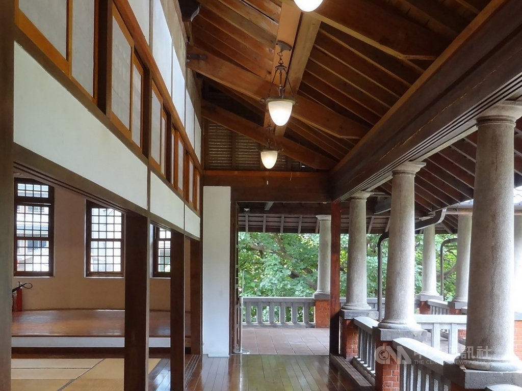 台北市文化局以「市定古蹟北投溫泉博物館修繕工程」,獲第27屆中華建築金石獎優良公共建設/優良空間活化類-施工組金石獎。(台北市文化局提供)中央社記者陳怡璇傳真 108年10月22日