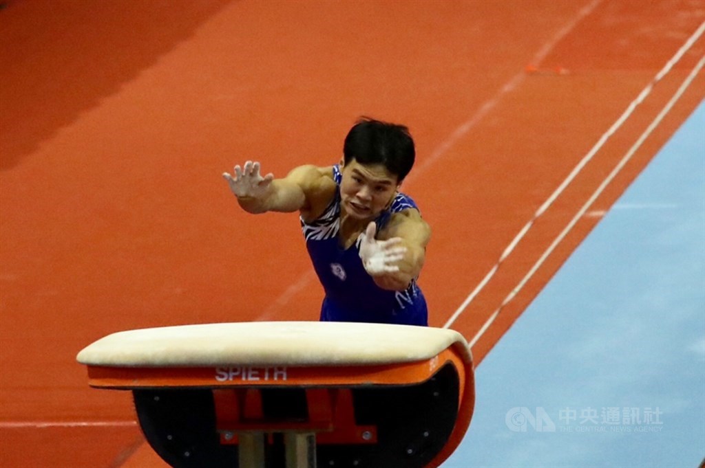 108年全國運動會男子競技體操個人全能競賽22日下午在桃園舉行,台灣體操好手唐嘉鴻(圖)以總分83.45鍍銀,唐嘉鴻在跳馬取得13.85分。中央社記者吳家昇攝 108年10月22日