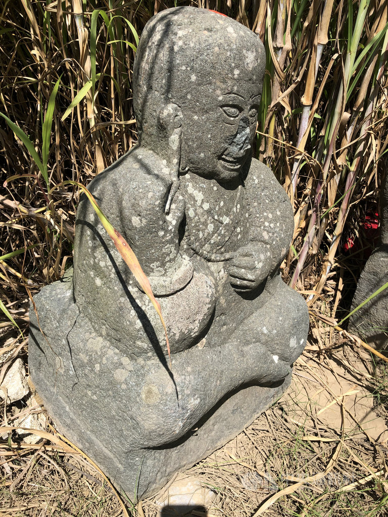 關渡自然公園內的石雕像頻傳遭竊,台北市警察局北投分局成立專案小組偵辦,發現蕭男及林男涉有重嫌且將贓物銷至新北市八里區等地的藝品店,全案詢後將兩人依竊盜罪嫌移送士林地檢署偵辦。圖為贓證物。(台北市北投分局提供)中央社記者黃麗芸傳真 108年10月22日