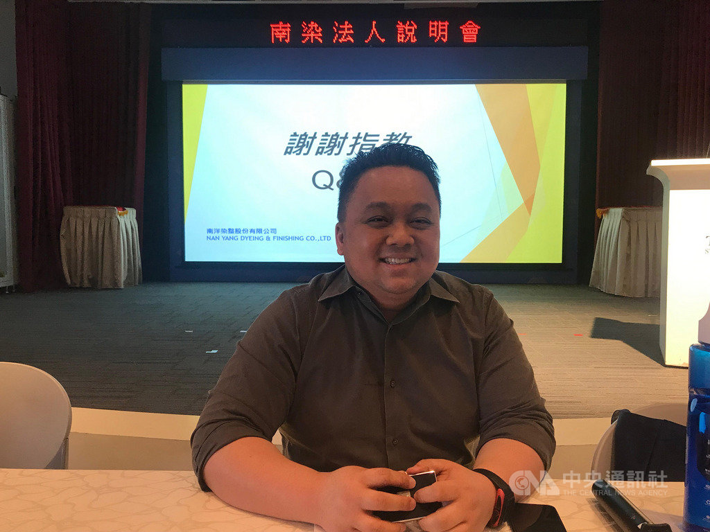 南染23日舉行法說會,南染財務經理何承榮強調,染整與半導體封測事業,有望明年轉好。中央社記者潘羿菁攝 108年10月23日