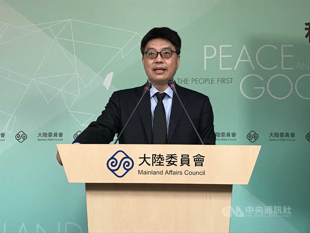 陸委會發言人邱垂正24日表示,陳同佳是通緝犯,政府當然可以依法逮捕押解歸案,台港兩地要善意合作,才能彰顯司法公義。中央社記者繆宗翰攝 108年10月24日
