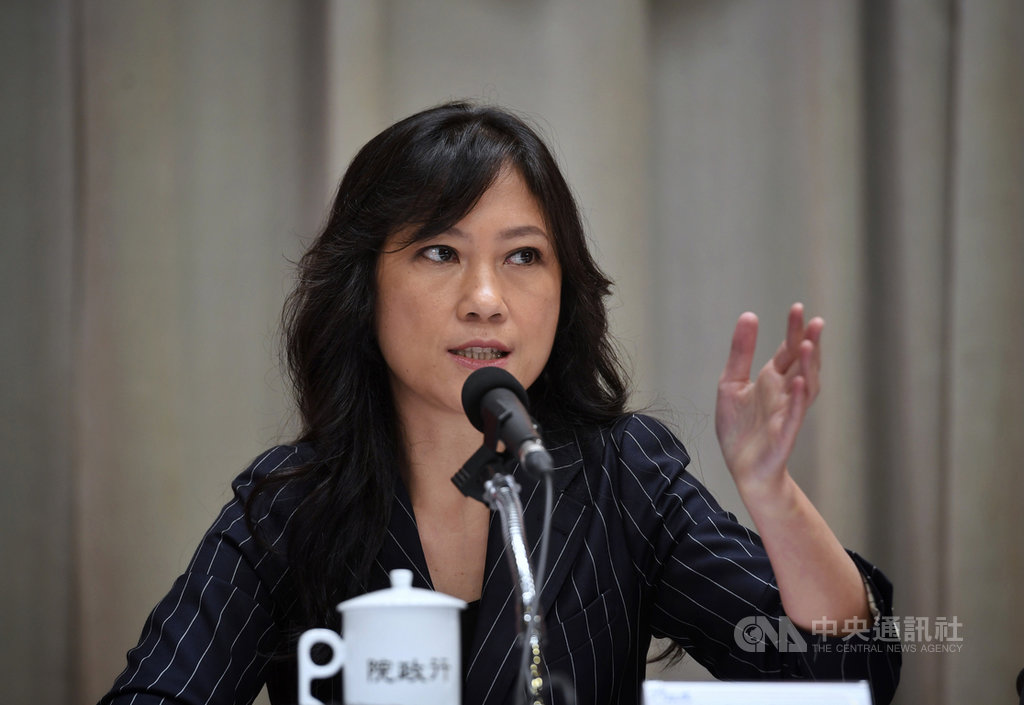 行政院會後記者會24日在新聞中心舉行,發言人Kolas Yotaka(谷辣斯‧尤達卡)(圖)表示,陳同佳案至今不斷見證中國的確是只有政治、沒有法治的國家,任由殺人嫌犯出獄不受任何限制,不負任何責任,根本不重視被害者、不重視人權。中央社記者王飛華攝 108年10月24日