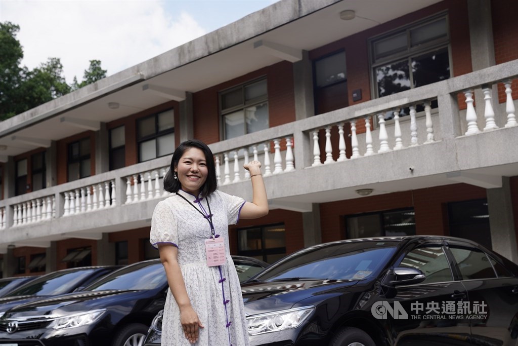 獲選到總統府住一晚的日籍部落客石井三紀子,2011年因嫁給台灣老公而來台定居,也擁有台灣旅行社工作經驗的她,住過台灣各地多種飯店,但首度在總統府下榻,就讓她感動表示:「受到比五星級飯店還要周到的服務。」中央社記者徐肇昌攝 108年10月24日