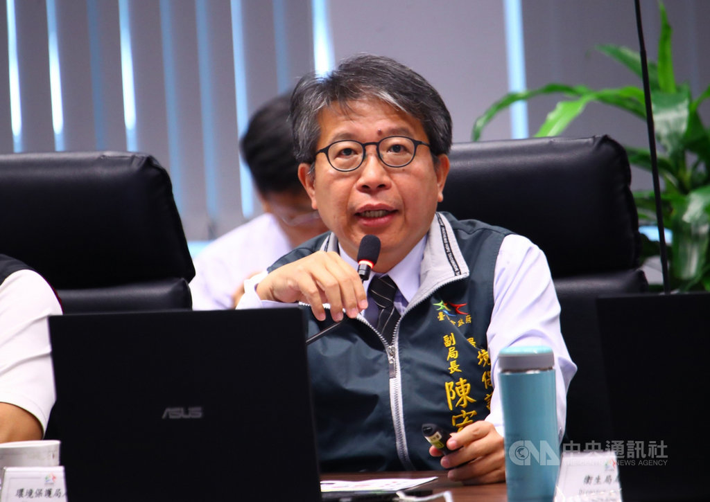 台中市政府29日舉辦市政會議,環保局副局長陳宏益(圖)會中表示,已發函要求台中火力發電廠,明年1月25日前,生煤使用量應減少4成,違規可開罰。(台中市政府提供)中央社記者蘇木春傳真 108年10月29日