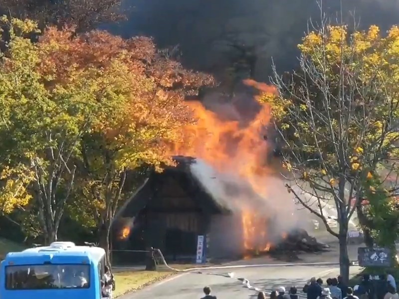 日本白川鄉合掌村火災僅停車場兩小屋燒毀 影 國際 重點新聞 中央社cna