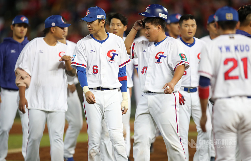 2019世界12強棒球錦標賽中華隊(圖)7日預賽最後一戰,在台中洲際棒球場遭遇日本隊,終場以1比8不敵日本,確定以分組第2晉級複賽。中央社記者張新偉攝 108年11月7日