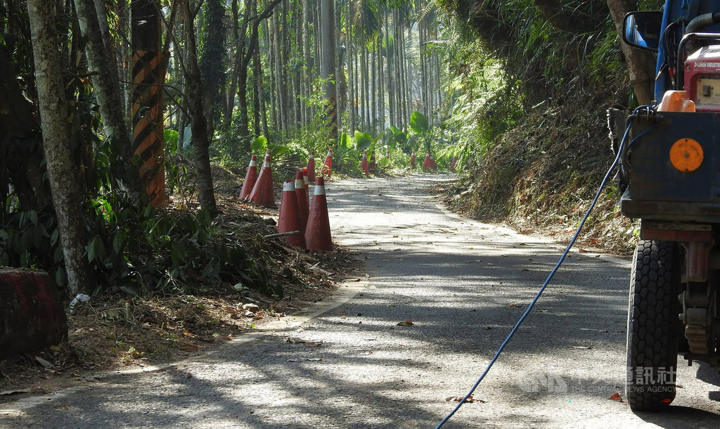 南投縣鄉道投70線大多路段已在20年前進行拓寬,剩餘約800多公尺瓶頸路段7日正式動工,預計1年後完工,將使全線交通更順暢。(南投縣政府提供)中央社記者蕭博陽南投縣傳真 108年11月7日