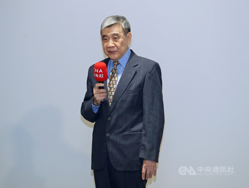 第45屆曾虛白先生新聞獎暨2019台達能源與氣候特別獎8日在台達電子陽光大樓舉行頒獎典禮,曾虛白先生新聞獎基金會董事長汪萬里(圖)致詞表示,在假新聞充斥、網路謠言氾濫的媒體環境下,新聞獎所提倡的公共服務精神,更顯得彌足珍貴。中央社記者裴禛攝 108年11月8日