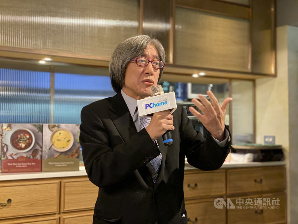 電商業者網路家庭旗下PChome24h購物8日宣布攜手泰菜品牌baan,網路家庭董事長詹宏志表示,把冷凍包做到高端水準,讓消費者在方便之餘可以品嚐到非常接近餐廳的水準。中央社記者吳家豪攝 108年11月8日