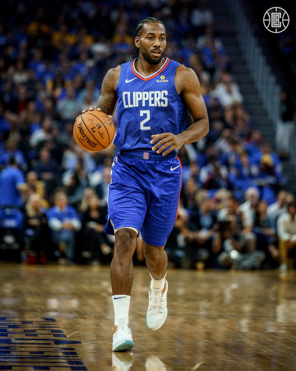 快艇球團對雷納德(圖)健康狀況的說詞前後不一,NBA聯盟對此開罰約新台幣151萬元。(圖取自twitter.com/LAClippers)