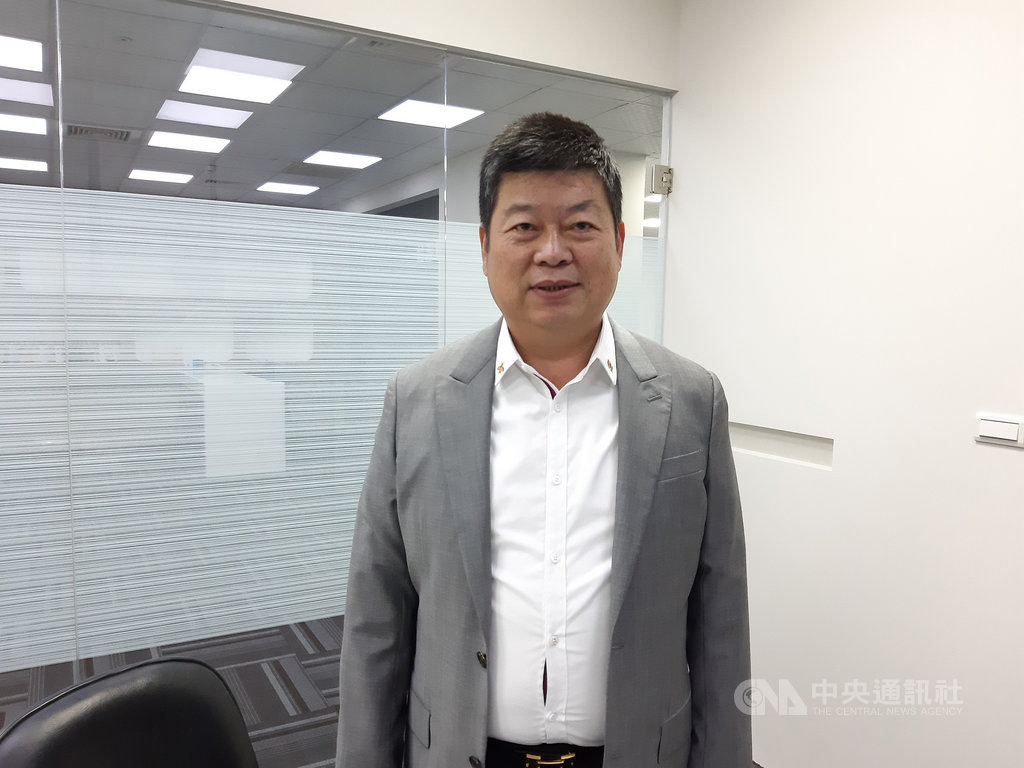 台灣蠟品公司董事長林哲印表示,在台製造銷美不加徵關稅,因此有中國大陸蠟品廠想委託台蠟代工,生產蠟品銷美。中央社記者潘智義攝 108年11月10日