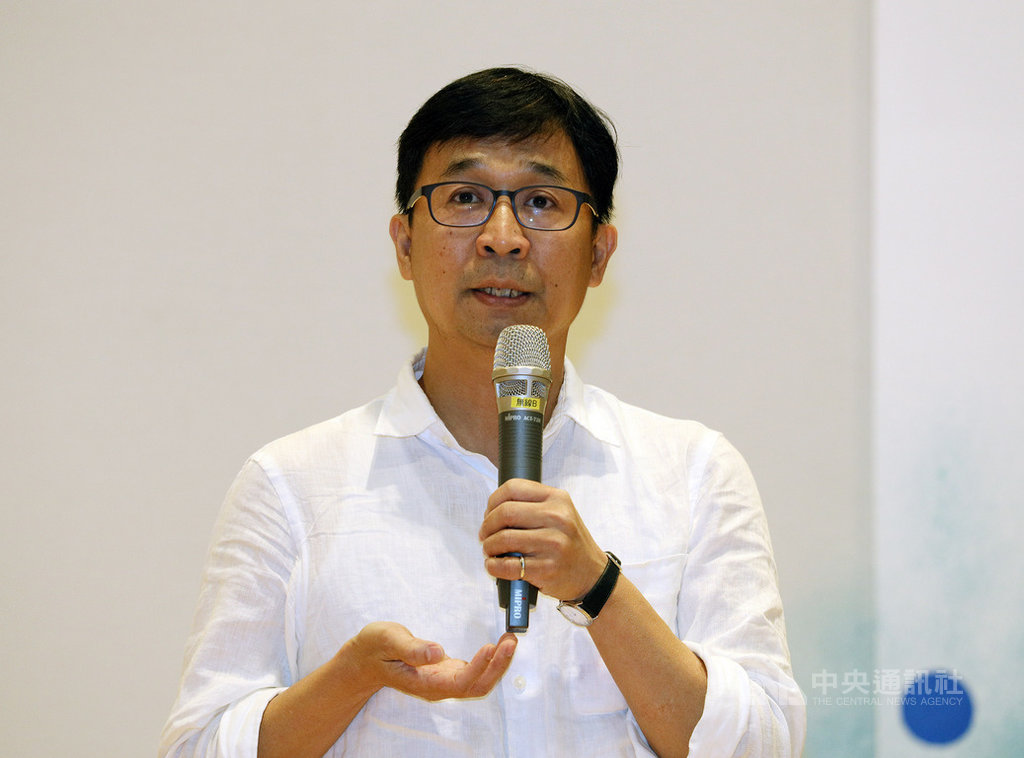 國家人權博物館長陳俊宏10日在記者會表示,2019人權主題兒童劇「說好不要哭」改編自白色恐怖受難者陳欽生的真實生命故事,盼透過演出讓兒童了解人權觀念,也獻給那些在白色年代為理想奉獻自由的靈魂。中央社記者郭日曉攝 108年11月10日