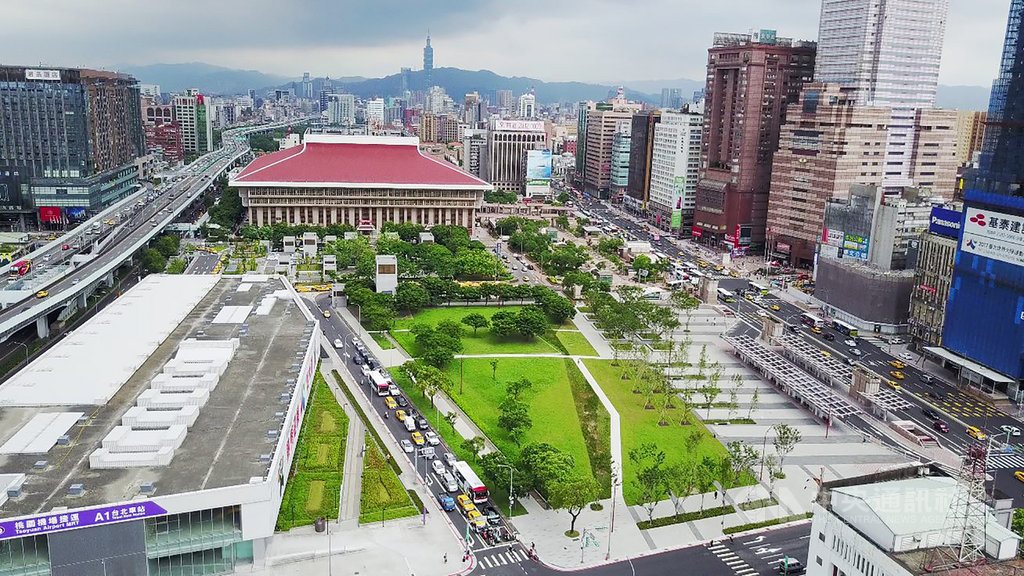 國際景觀建築師協會亞太區分區8日在菲律賓舉行景觀大賞頒獎,台北行旅廣場位處重要交通樞紐,兼具門戶意象、方向指認、動向順暢等特質,獲文化及城市景觀類榮譽獎。(台北市公園處提供)中央社記者梁珮綺傳真 108年11月10日