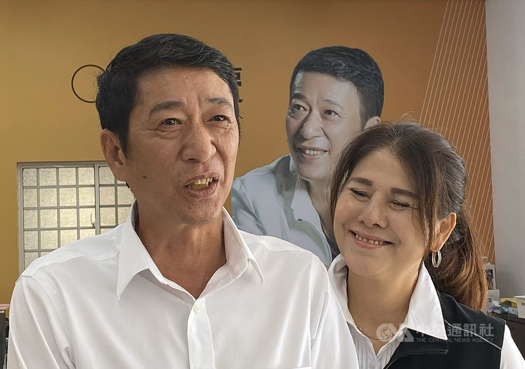 國民黨嘉義縣第2選區立委開放參選,擬和已退出民進黨的前立委林國慶(左)合作。林國慶13日受訪表示,國民黨採開放參選,讓支持他的鄉親很振奮,這並非國民黨「禮讓」,而是策略結盟,中央社記者蔡智明攝 108年11月13日