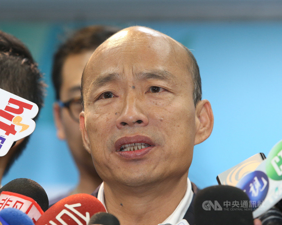 國民黨不分區立委名單13日正式出爐,黨提名總統參選人韓國瑜受訪表示,很多公布的人選他並不認識,只有部分認識。中央社記者郭日曉攝 108年11月13日