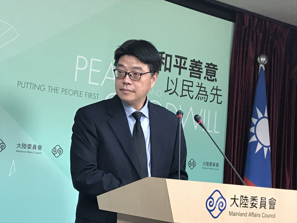 陸委會發言人邱垂正(圖)表示,14日預計會有香港科技、理工、城市大學等校,共189名台灣學生回台,人數持續增加。中央社記者繆宗翰攝 108年11月14日