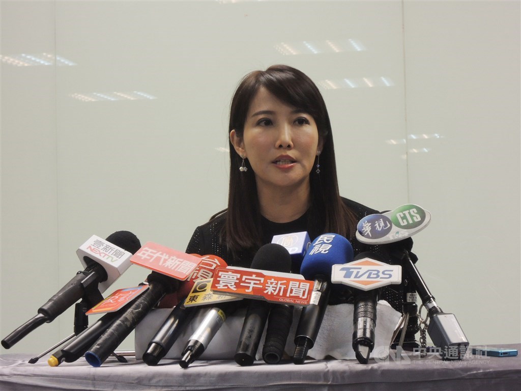 外傳郭家軍劉宥彤、蔡沁瑜(圖)擬被列入親民黨不分區。蔡沁瑜14日回說目前還不確定是否被列入以及排序,並表示鴻海創辦人郭台銘跟柯文哲的合作沒有生變。(中央社檔案照片)
