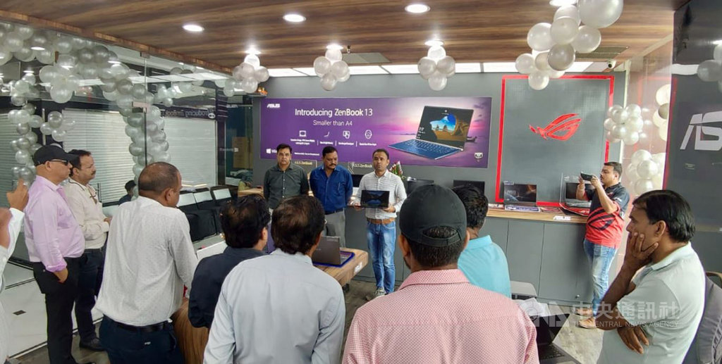 電腦品牌廠華碩18日宣布將在印度加快展店腳步,預計以每月增設7到10家直營旗艦店的速度,目標2020年以前擴展到200家。(華碩提供)中央社記者吳家豪傳真 108年11月18日
