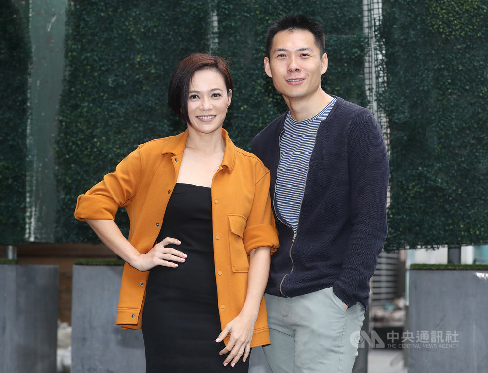 演員楊雁雁(左)與新加坡導演陳哲藝(右)在電影「熱帶雨」之前,也曾於陳哲藝首部長片「爸媽不在家」合作,該片榮獲金馬50最佳劇情長片,楊雁雁也拿下最佳女配角。中央社記者張皓安攝 108年11月19日