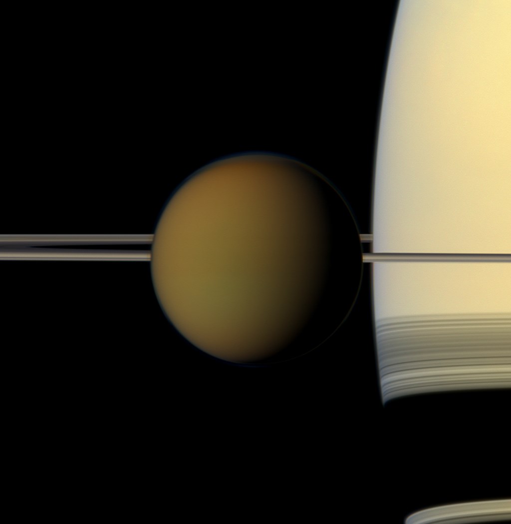 科學家說,土星有眾多衛星,最大衛星泰坦「從地質角度而言是太陽系中最多樣的」。(圖取自NASA網頁nasa.gov)