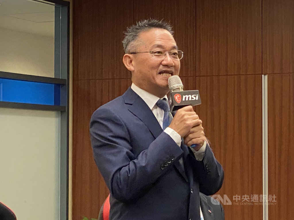 電競大廠微星19日宣布與手遊模擬器廠龍頭BlueStacks策略結盟,微星總經理江勝昌表示,微星未來營運希望不只靠一個產品線,而是追求平衡發展,藉此降低淡旺季對業績的影響。中央社記者吳家豪攝 108年11月19日