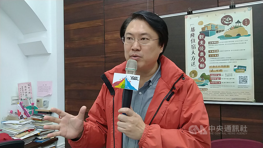 各政黨不分區立法委員名單陸續出爐,基隆市長林右昌(圖)19日表示,民進黨提出的名單可以接受社會公評,至於其他政黨,他不便評論,相信人民心中自有一把尺。中央社記者王朝鈺攝 108年11月19日